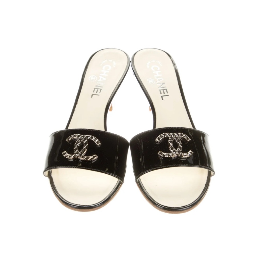 Authentic Chanel Heels size 30 (8.5)